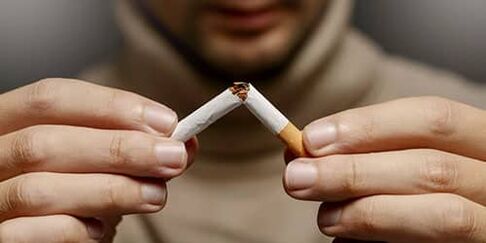 Smettere di fumare può sognare di liberarsi di una cattiva abitudine. 